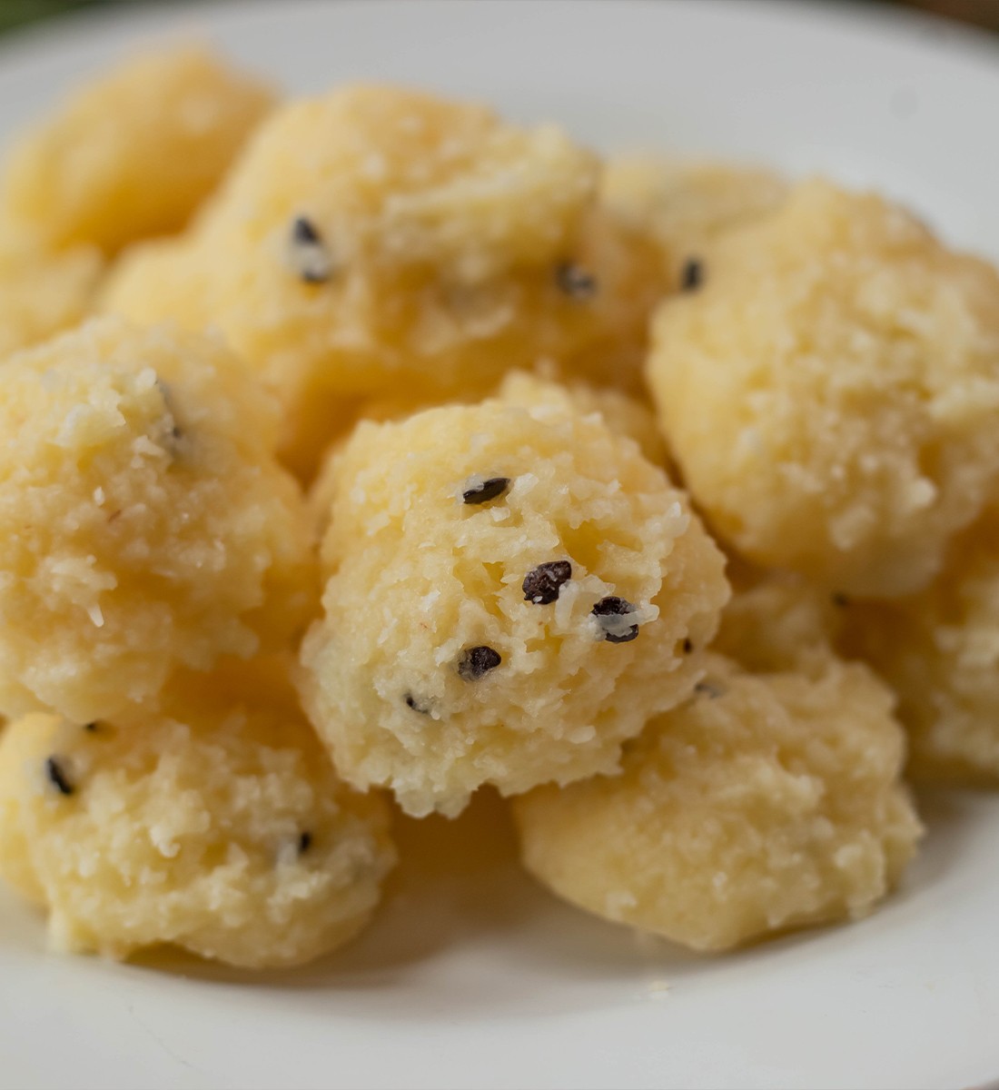 Doces Caseiros Paulinho - Cocada Tradicional ou com Maracujá